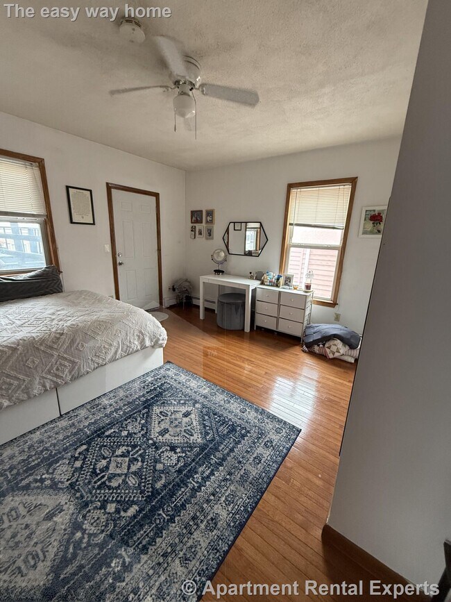 Foto del edificio - 585 Somerville Ave