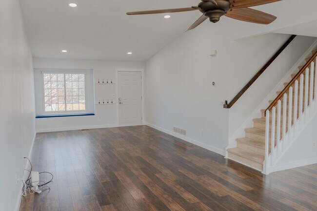 Foto del edificio - 307 Benton St