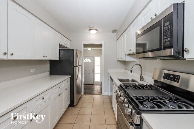 Building Photo - 9617 S Tripp Ave