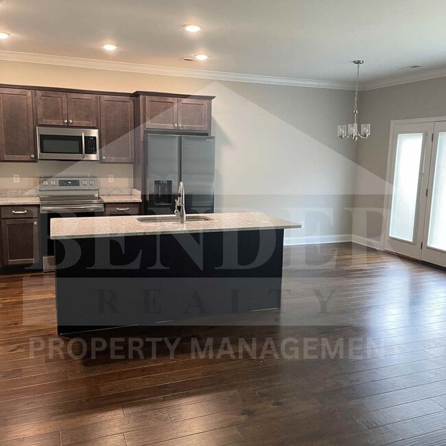Building Photo - 638 NE Bellingham Dr