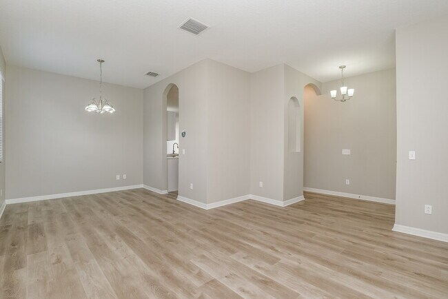 Building Photo - 13015 Haverhill Dr