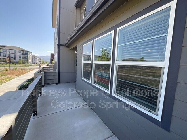 Building Photo - 1721 Rose Quartz Hts