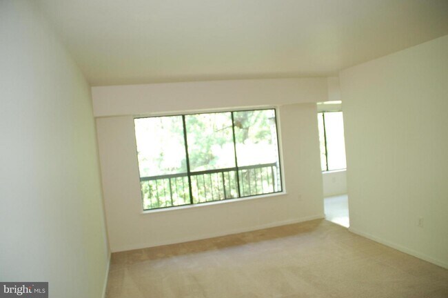Building Photo - 9555 Battery Heights Blvd