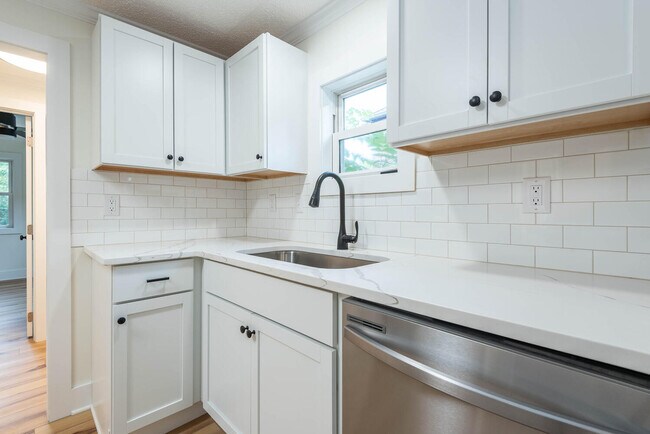 Foto del edificio - 709 W 13th St