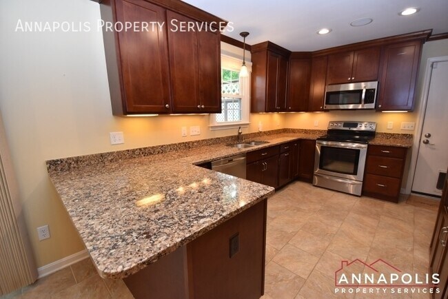 Building Photo - 1408 damsel lane