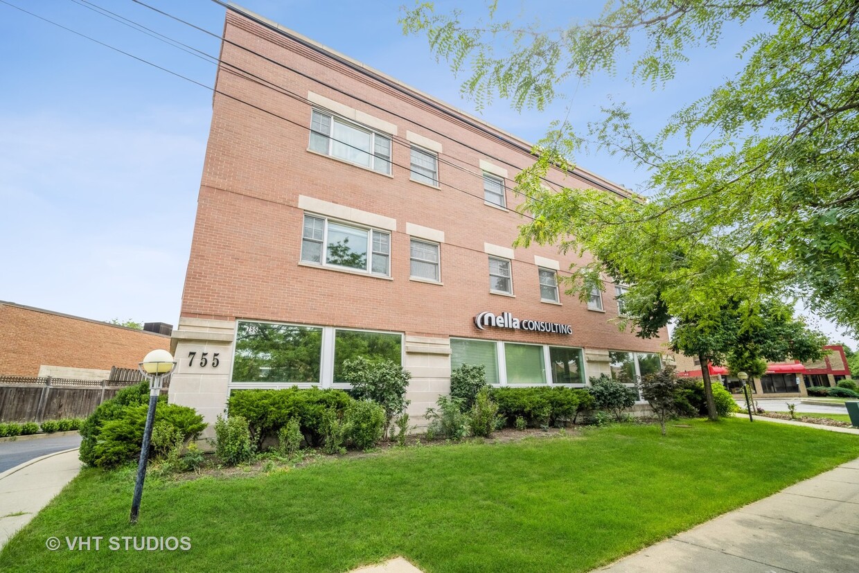 Foto principal - 755 Milwaukee Ave