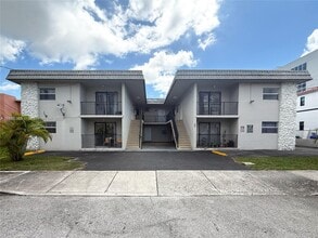 Building Photo - 635 SW 7th Ct