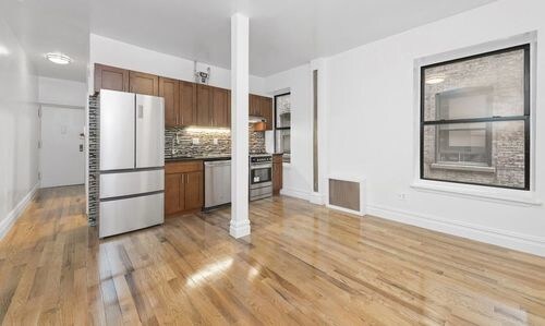 Primary Photo - 169 Waverly Pl
