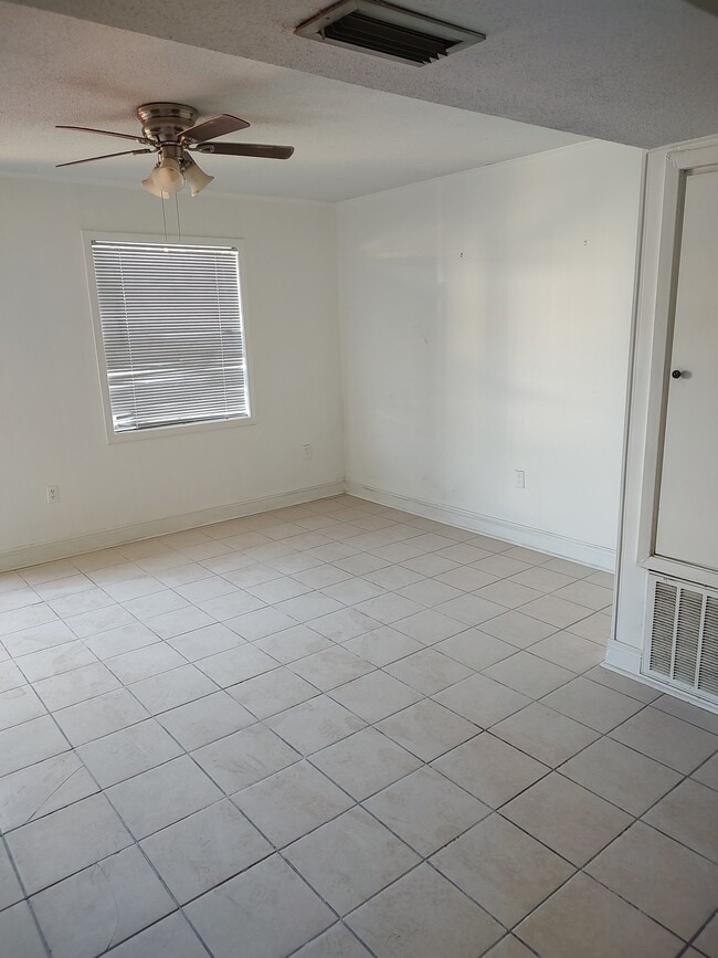 Photo - 1302 Hardy St Apartment