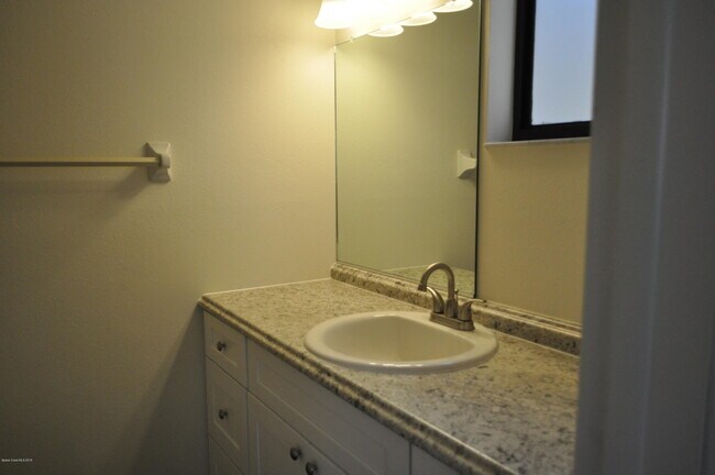 Foto del edificio - 165 Seawind Dr