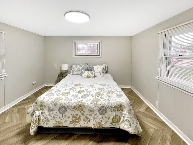 Bedroom - 210 W Warren St