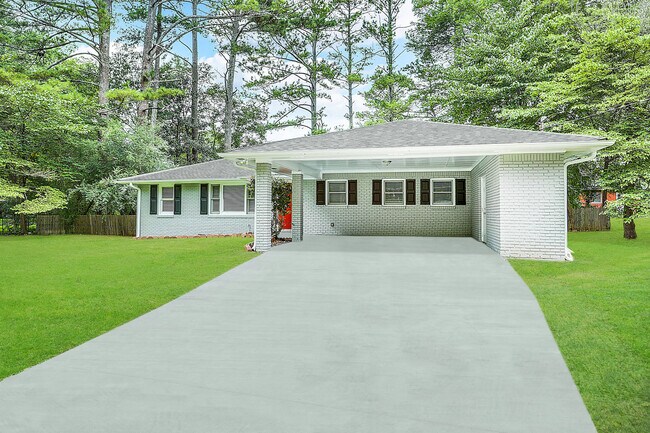 Building Photo - 5819 Darry Cir