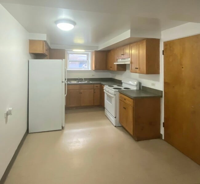 Building Photo - 5700 W 35th St
