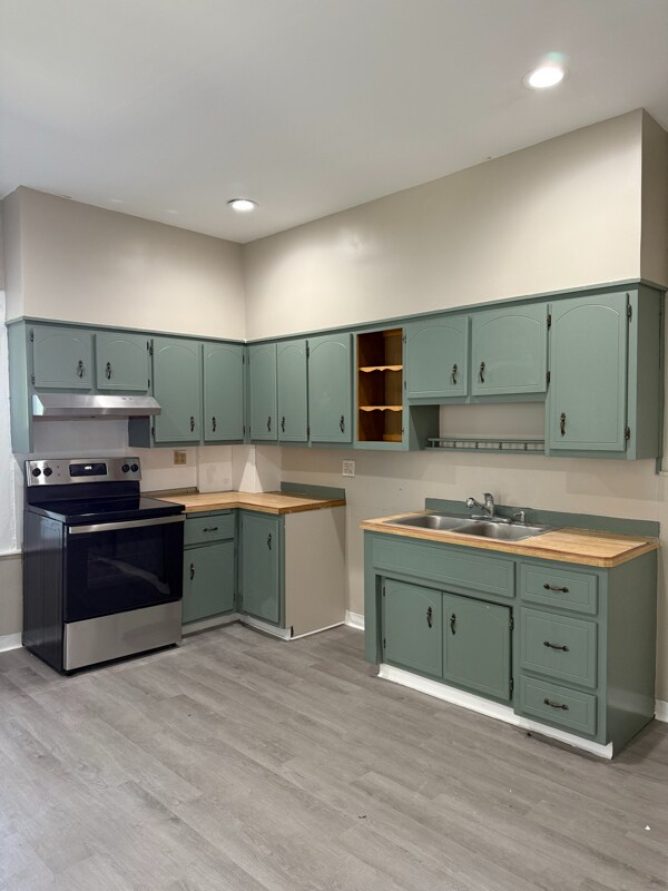 Foto principal - 1365-1365 Capouse Ave