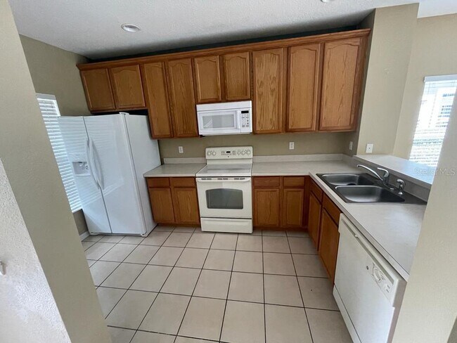 Foto del edificio - 3468 Wilshire Way Rd