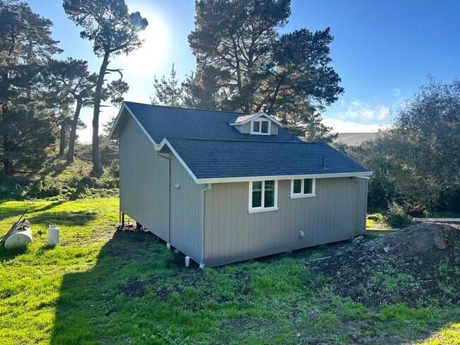 Building Photo - 17000 CA-1