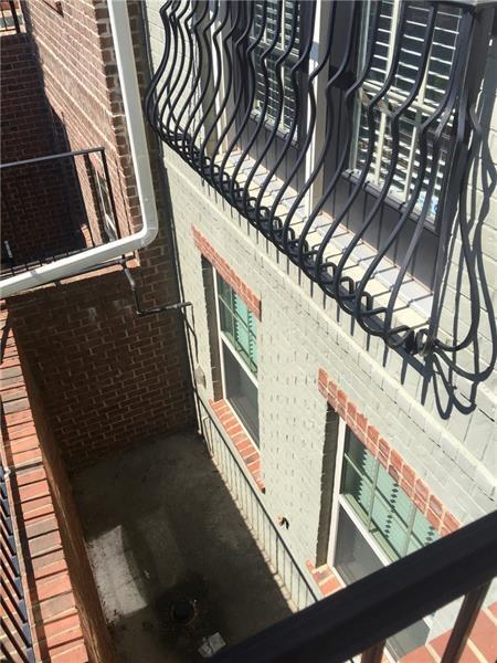 Building Photo - 325 Alderwood Ln