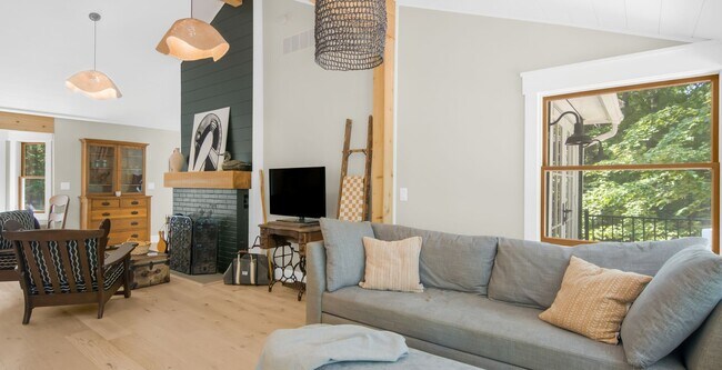 Foto del edificio - 2174 Evergreen Ave