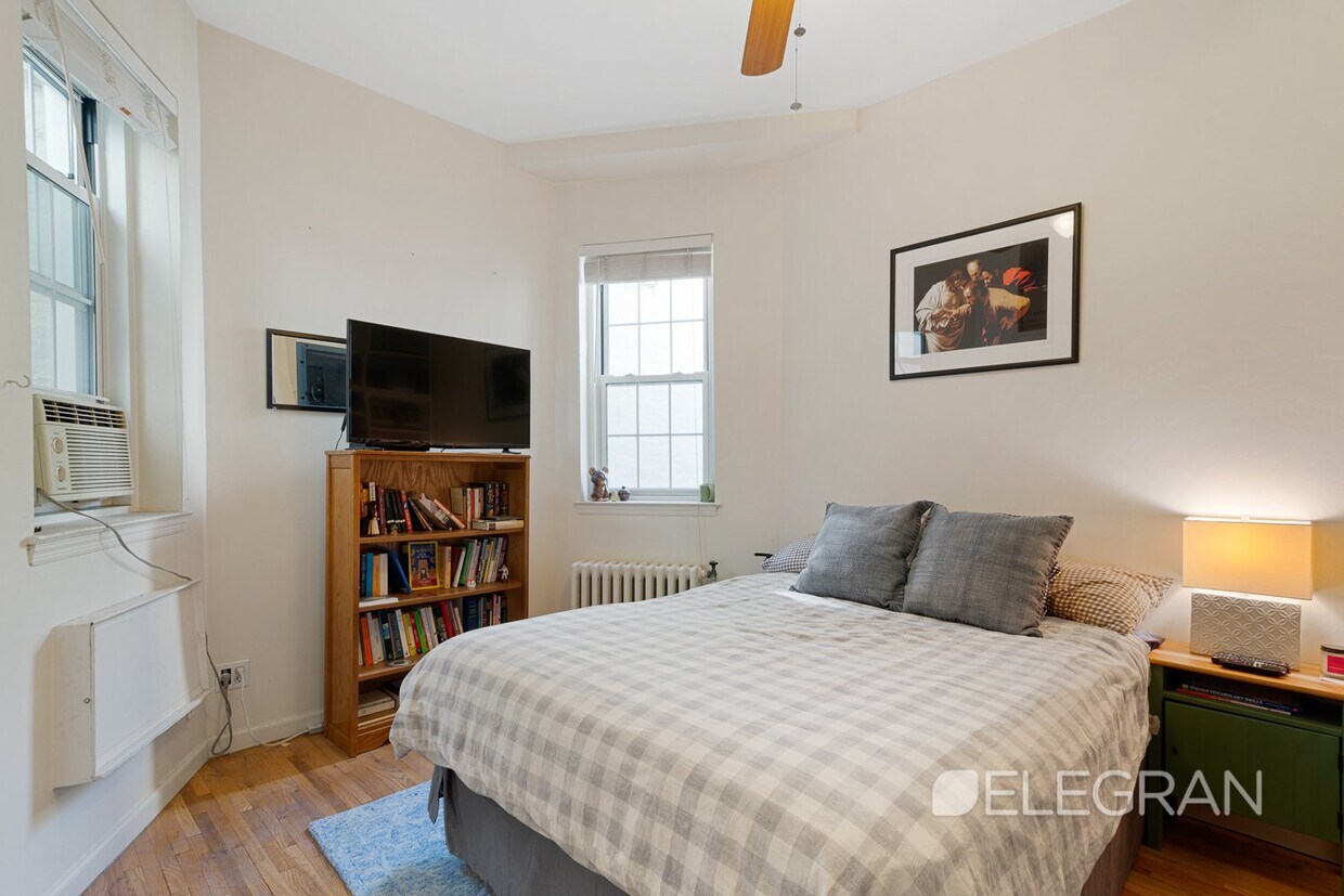 Foto principal - 162 E 91st St