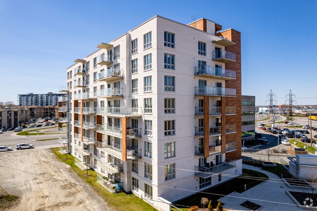 Building Photo - The Topaz