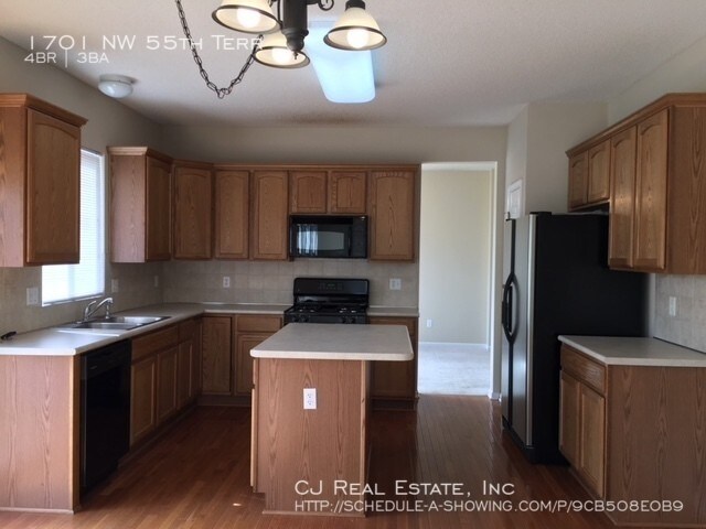 Foto del edificio - 1701 NW 55th Terrace