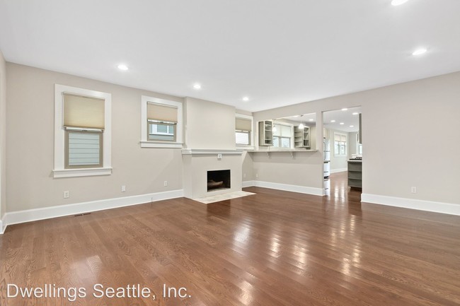 Foto del edificio - 3 br, 2 bath House - 6027 44th Ave SW