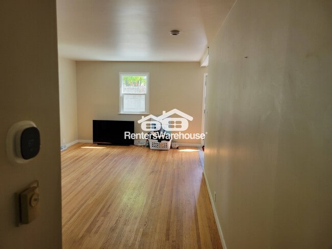 Building Photo - 738 Belwood Dr