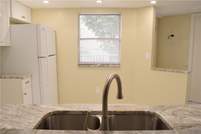 Foto del edificio - 4436 Orchid Blvd