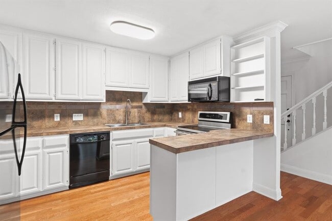 Building Photo - 2500 Steck Ave
