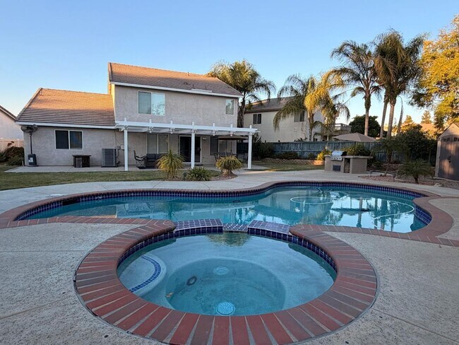 Foto del edificio - Mid-Term Rental - Beautiful 4 Bedroom Pool Home in South Temecula!