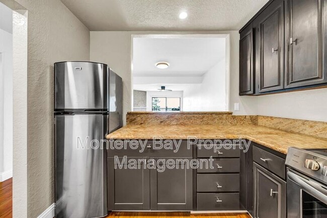 Building Photo - 250 Forest Ridge Rd