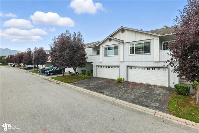Building Photo - Charming 2BD/2BA Condo!