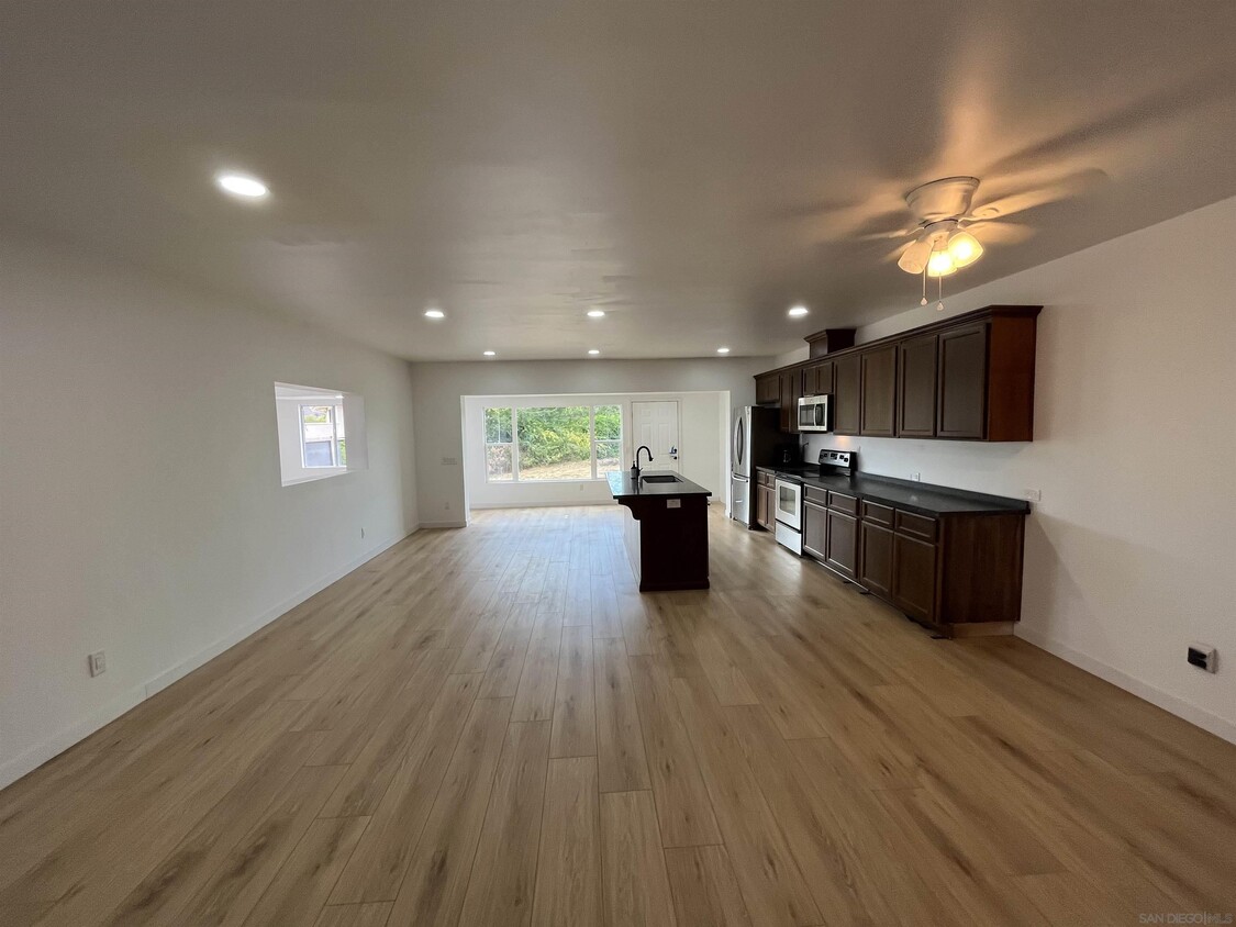 Primary Photo - 450 Yucca Rd