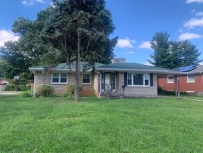 Building Photo - 1604 Woodluck Ave