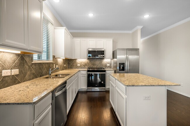 Foto del edificio - 508 English Oak St