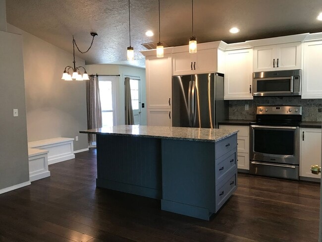 Building Photo - West Boise 3 bedroom, 2 bath home for rent