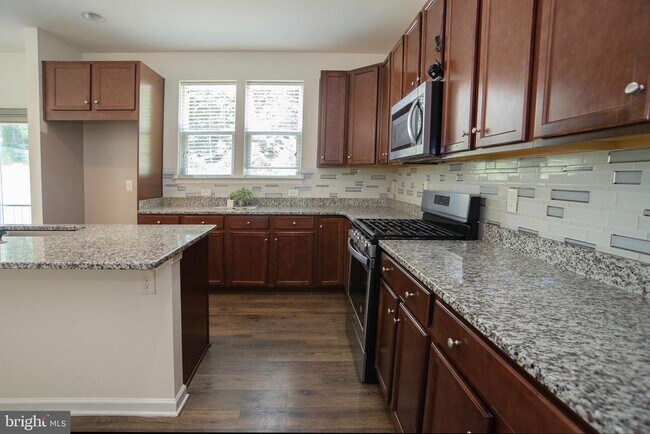 Foto del edificio - 1600 Hudgins Farm Cir