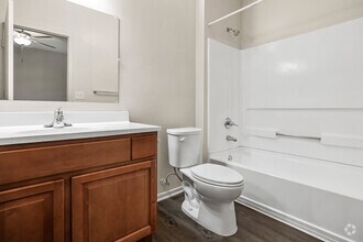 3BR, 2BR - 1,083SF - 2nd Bathroom - Champions Crossing