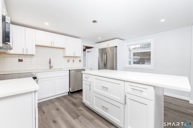 Building Photo - 153 Gridley St