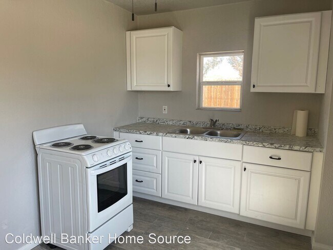 Building Photo - 2 br, 1 bath House - 133 Yermo Rd #B