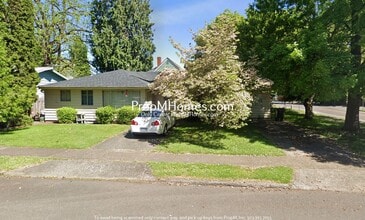 Building Photo - 12025 SW 12th St