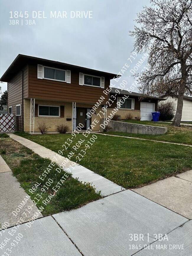 Building Photo - 1845 Del Mar Dr