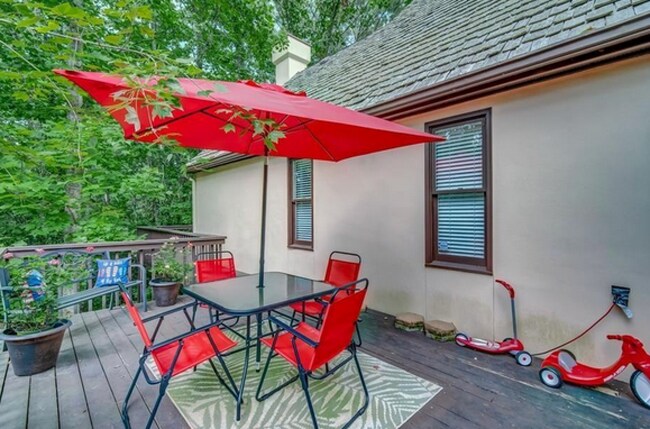 Building Photo - 555 Kings Peak Dr