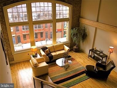 Primary Photo - 241 N George St