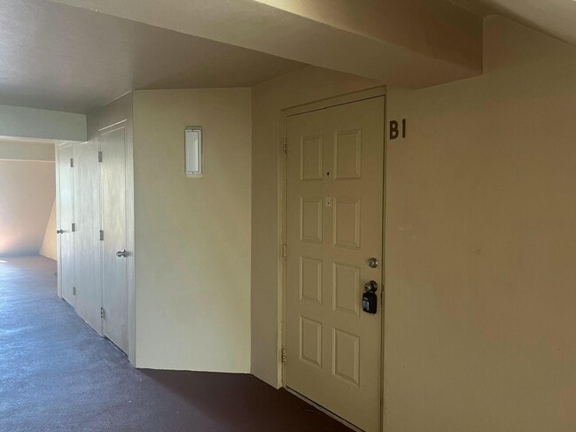 Building Photo - 209 Foxtail Dr