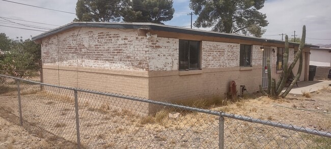 Photo - 1334 S Rosemont Ave House