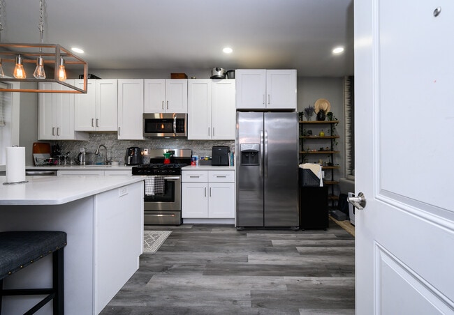 Foto del edificio - 569 Liberty Ave