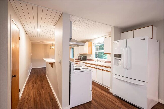 Building Photo - 3 Bedroom home in Sudden Valley