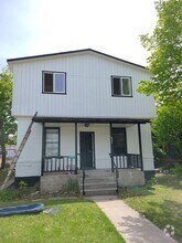 Building Photo - 829-829 Sherwood St