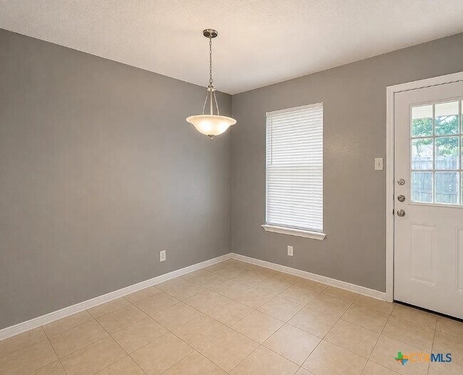Building Photo - 2907 Cantabrian Dr